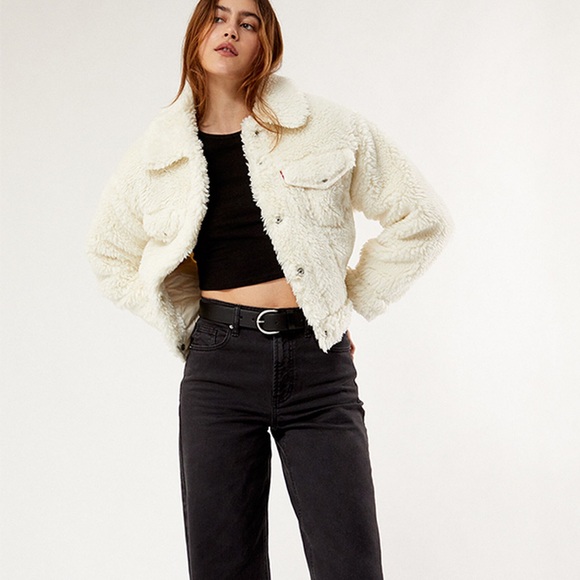 Levi's Baby Bubble Sherpa Trucker Jacket
In coconut milk white NWTs - Picture 11 of 15